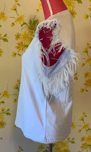 Frenchie Feather Trim cotton tee light blue size M Size M thumbnail 4