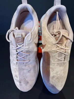 Nike Women’s Nine Roshie One PRM thumbnail 3