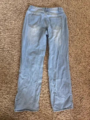 Light wash jeans  thumbnail 2
