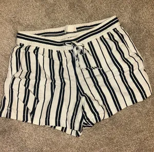 H&M Striped linen shorts thumbnail 1
