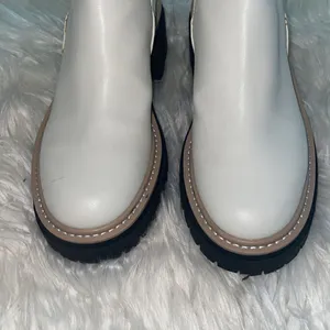 Open Edit Ivory Women's White Mya Lug Sole Chelsea Boot thumbnail 6