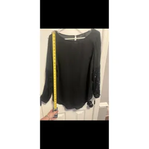 Womens APT 9 - BLACK WITH PARTIAL LACE SLEEVE Top Medium. Nightout causal date thumbnail 2