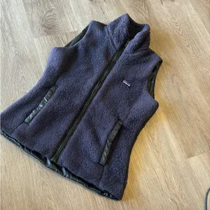 Women’s Patagonia Reversible Los Lobos Vest thumbnail 3