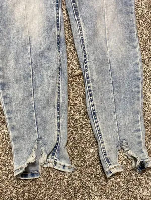 Maurice’s acid wash distressed jeans M jeans by Maurice’s thumbnail 5