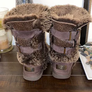 Rare!! UGG Skylah Brown Bomber Leather Faux Fur Boots Size 6 thumbnail 7