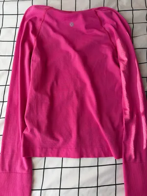 Sonic Pink Lululemon Long Sleeve Swiftly Tech, Size 4, Race Length 2.0” thumbnail 7