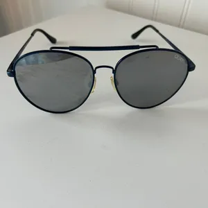 Quay Blue Aviator Sunglasses thumbnail 4