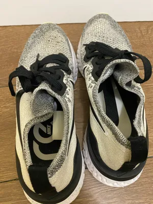 Nike Epic React Flyknit 2 Women's Running Shoes Size 8.5 thumbnail 5