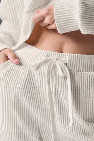 Alo Yoga | Xxs Muse Sweatshirt In Ivory Ribbed Jogger High Rise Ankle thumbnail 3