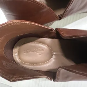 Universal Threads Bootie Boots Womens 9.5 Brown Faux Leather Ankle Pull On Heel thumbnail 3
