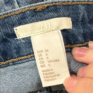 H&M Classic Raw Hem Blue Jean Shorts size 6 thumbnail 8