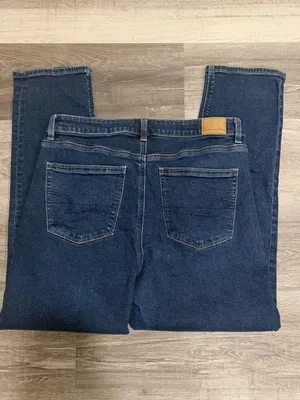 American Eagle Women’s High Rise Med Wash Blue Denim Mom Jeans Size 12 Reg thumbnail 10