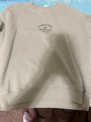 H&M Crewneck  thumbnail 2