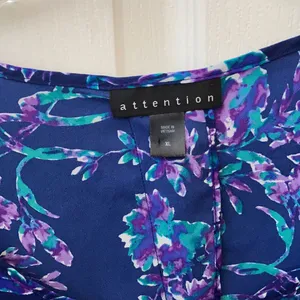 FINAL MARKDOWN Ladies attention top xl thumbnail 3