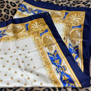 33x33 Longchamp baroque silk scarf Blue and Gold thumbnail 2