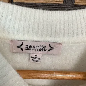 Nanette Lepore Cream‎ Flower Embellished Pre-Washed Yarn Sweater Size Small thumbnail 7