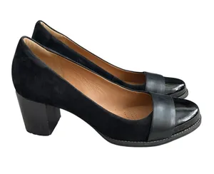 Clark’s Artisan Tarah Brae Suede Block Heel Shoes Women’s Size 9.5Black thumbnail 1