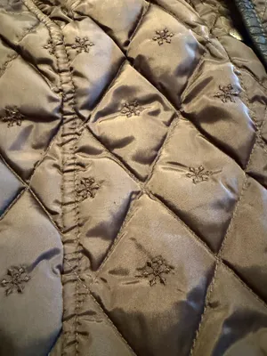 Women’s quilted Eddie Bauer vest  thumbnail 3