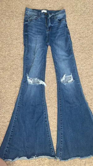 Sneak peak flare jeans  thumbnail 1