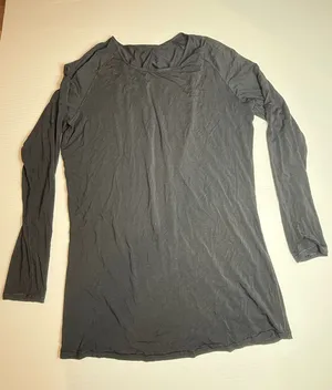 Lululemon Long Sleeve Top Athletic Shirt Black Yoga Workout 10‎ thumbnail 1