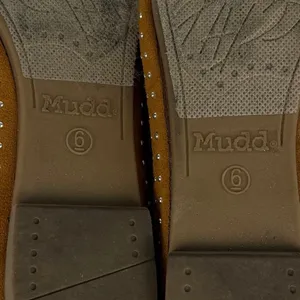 Mudd Loafers Womens 6 Studded Faux Suede Pointed Toe Mustard‎ Boho thumbnail 9