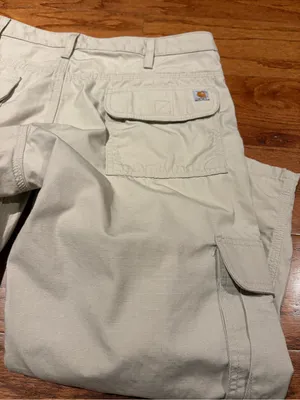 Carhartt Women’s SZ 8 Cropped Cargo Pants in Light Khaki thumbnail 3