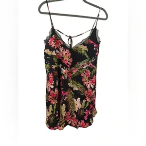 🌸 Lovers +‎ Friends Bahia Babydoll Dress Sz S Black Floral V-Back Lace Trim 🌸 thumbnail 3