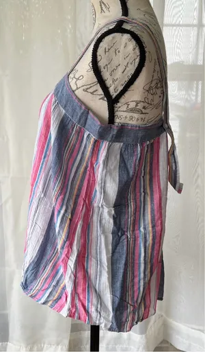Love women’s top medium Multiple thumbnail 4