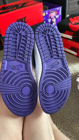 Air Jordan 1 thumbnail 4