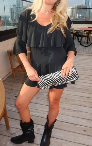Black dress Size M thumbnail 1