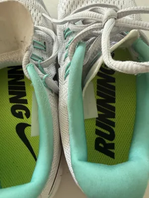 Nike women’s runnning shoe size 6 thumbnail 8