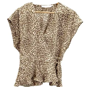 ASTR The Label Leopard Print Wrap Blouse Women Size Large Top thumbnail 3