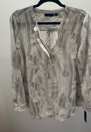 Apt. 9 Black and White Abstract Patterned Blouse thumbnail 1