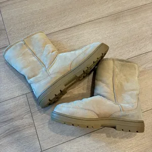 Ugg Australia Women’s Ultra Short Suede Shearling Boot Sheepskin Wool Size 9 thumbnail 3