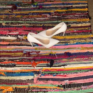 JustFab White Pointed Toe Heels (Y2K) thumbnail 4
