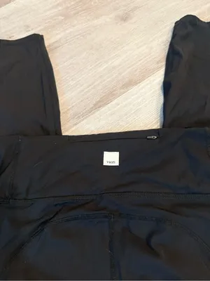 Vuori Stride Pocket Leggings Size Small thumbnail 2