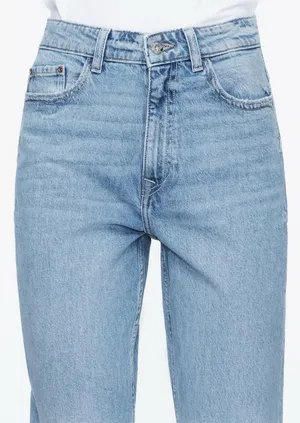 Mom Fit Jeans thumbnail 6