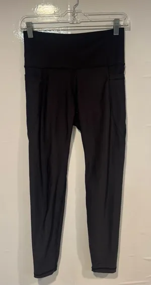 High-Waist Black‎ Athletic Old Navy pocket Leggings thumbnail 1