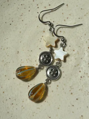 Handmade y2k funky fairy whimsy dangle earrings🌟🧡 thumbnail 5