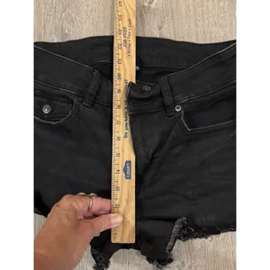 American Eagle Shorts Womens 12 Black Denim Jean Hi Rise Shortie Mini Micro Y2K thumbnail 6