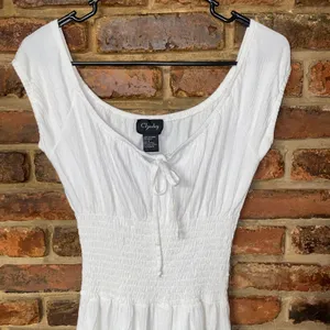 Chelsey White Short Sleeve Smocked Tiered Tie Bust Midi Dress Women's Size Small thumbnail 3
