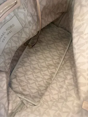 Michael Kors Vanilla Jet Set Travel Signature MK Tote Bag thumbnail 6