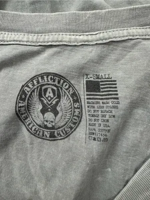 Affliction Distressed Flag Skull V Neck Shirt Women’s XS thumbnail 4