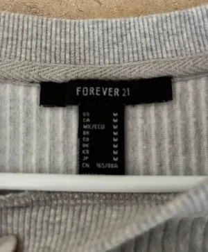 Grey Cropped Sweater Size M thumbnail 3