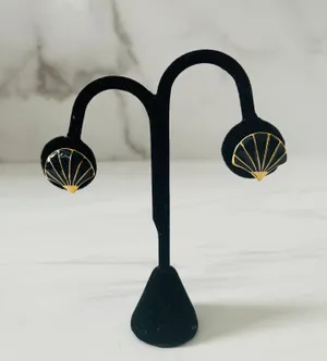 Vintage Seashell/Fan Earrings for Pierced Ears- Black and Gold- Costume Jewelry thumbnail 3