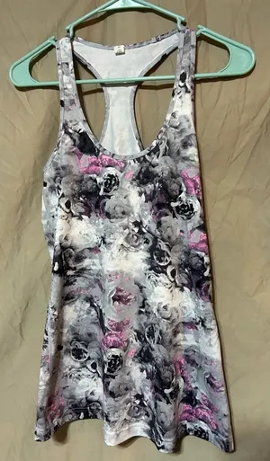 Lululemon tank top thumbnail 1