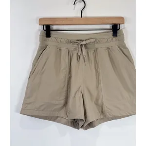 Lululemon Womens Shorts Beige Dance Studio High Rise Athletic Stretch Size 4 thumbnail 5