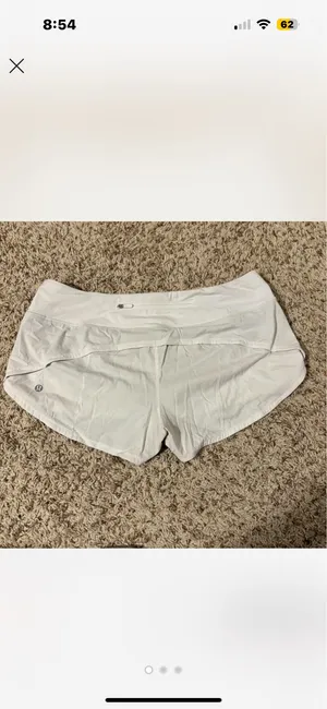 Lululemon white speed up shorts 2.5” No flaws Size 8 thumbnail 2