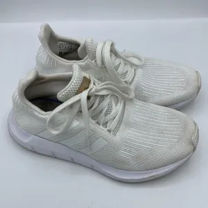 ADIDAS SWIFT RUN WOMENS RUNNING SHOES White and‎ Gold Sneakers thumbnail 1