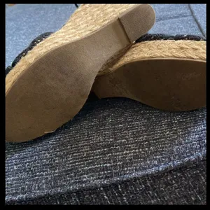 Steve Madden Black and Tan Wedge Sandals thumbnail 5